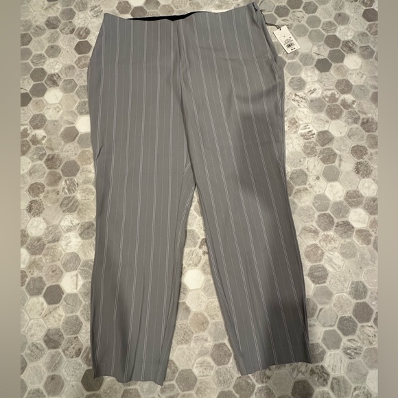 a new day Pants - Women’s high rise fitted hip ankle dress pants NWT